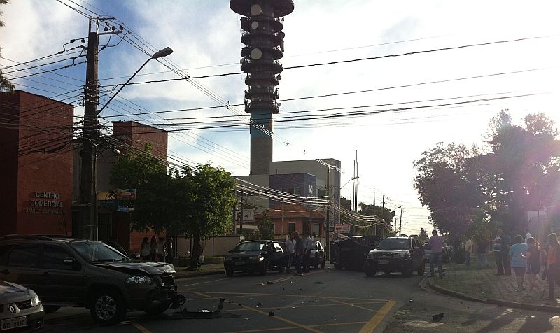 O acidente provocou congestionamentos na região das Mercês | Alexandre de Mari/Gazeta do Povo