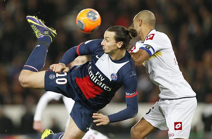 Destaque do Paris Saint-Germain, Ibrahimovic não disputa a Bola de Ouro da Fifa | CHRISTOPHE KARABA / EFE