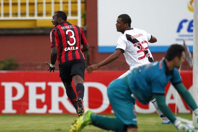 Manoel abriu o placar para o Atlético logo aos 4 minutos |