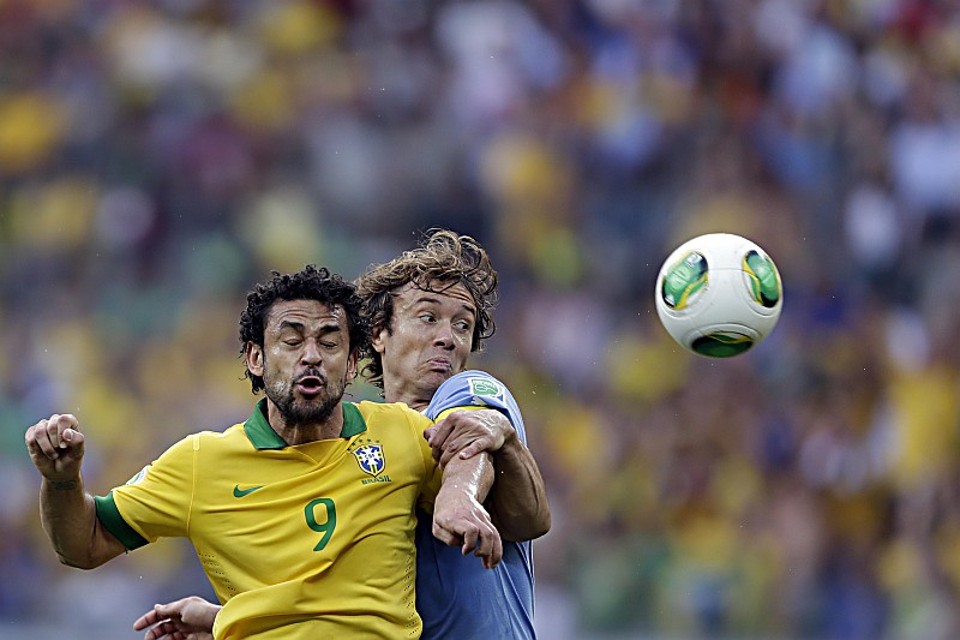 Lugano, na imagem marcando Fred na Copa das Confederações,considera a estreia uruguaia fundamental para as pretensões de passar de fase | Albari Rosa / Agência de Notícias Gazeta do Povo