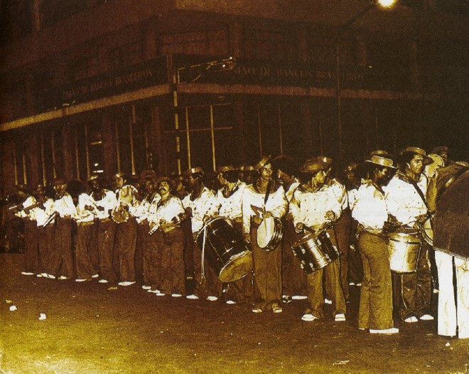 A bateria da Escola de Samba Colorado |