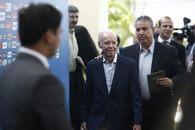 Zagallo chega para o sorteio do grupo das Copas |