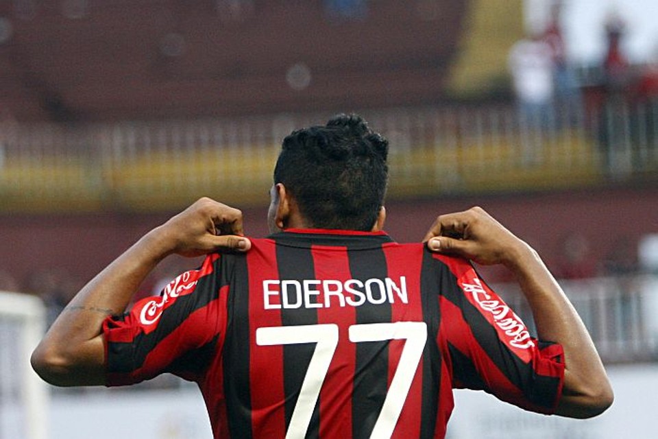 Com três gols diante do Vasco, Éderson fecha a artilharia do Brasileiro isolado com 21 gols | Albari Rosa / Gazeta do Povo