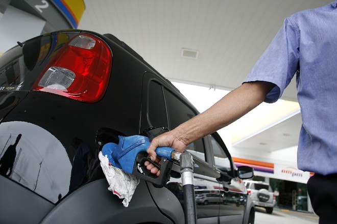 O diesel foi reajustado em 8% nas refinarias no fim de novembro. Nas bombas, uma semana depois, o aumento médio no país ficou em 4,85%, segundo a ANP | Marco Andre Lima/ Gazeta do Povo