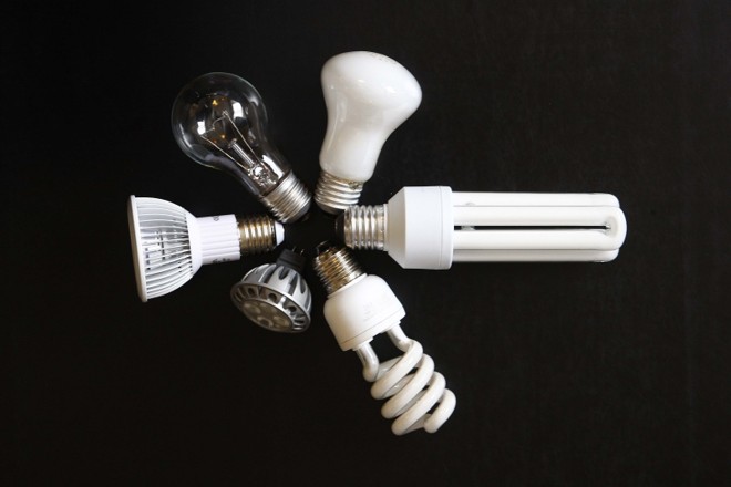 Incandescente, fluorescente e LED: consumidor precisa escolher entre os tipos de lâmpadas disponíveis no mercado |