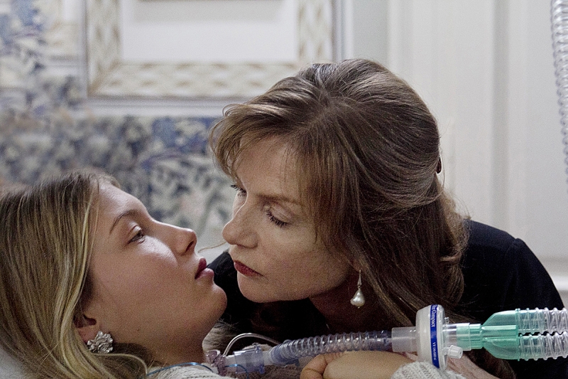 Isabelle Huppert vive o papel da mãe de Eluana Englaro, que ficou em coma por 17 anos | Divulgação