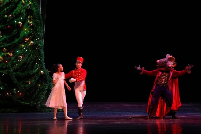 Ensaios para o show, que passou por algumas modificações de figurino, cenário e coreografia | Lina Faria/Divulgação