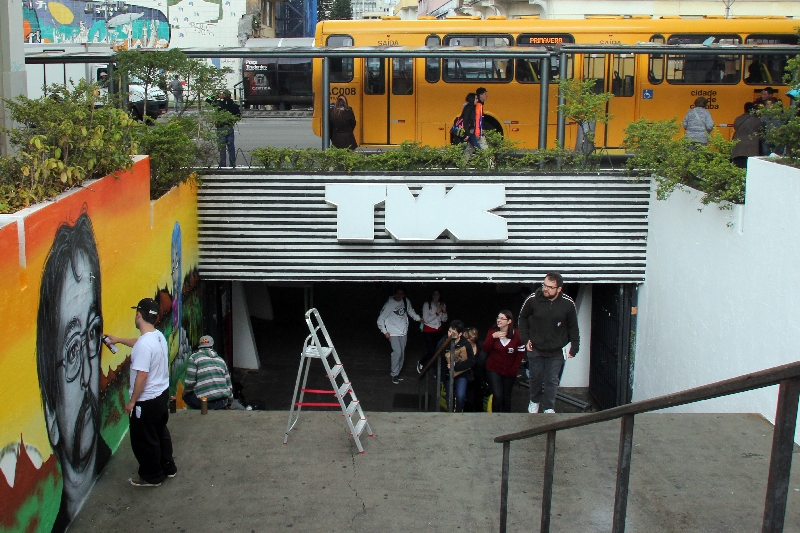 A entrada do TUC, que fica na Galeria Júlio Moreira: espaço para a manifestação artística | Walter Alves/Arquivo/Gazeta do Povo