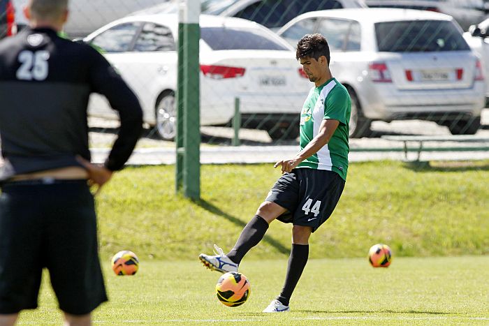 Leandro Almeida deve voltar à zaga titular do Coritiba diante do São Paulo | Antonio More / Gazeta do Povo