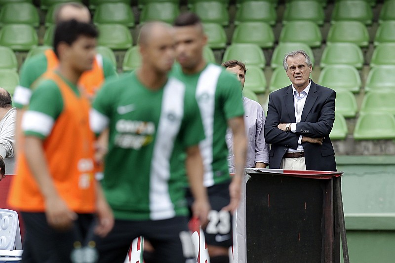 Vilson Ribeiro de Andrade, do Coritiba, lidera grupo de dirigentes que querem alterar sistema de contratos no Brasil | Felipe Rosa / Tribuna do Paraná