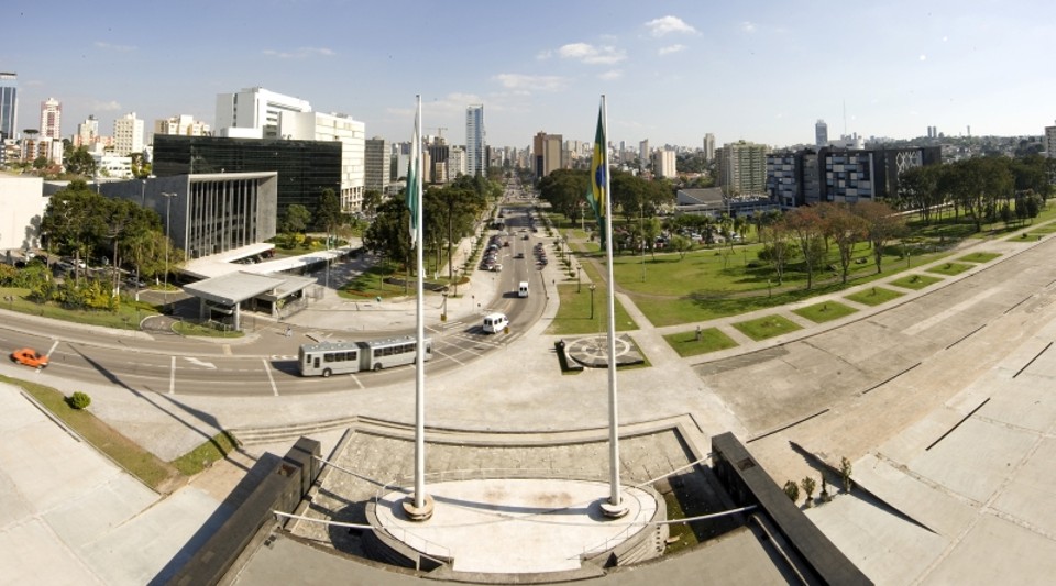 Palco de grandes eventos ao longo de sua história, área do Centro Cívico é pouco frequentada no dia a dia pela população, sendo reduto hoje de funcionários públicos | Antônio More/Gazeta do Povo