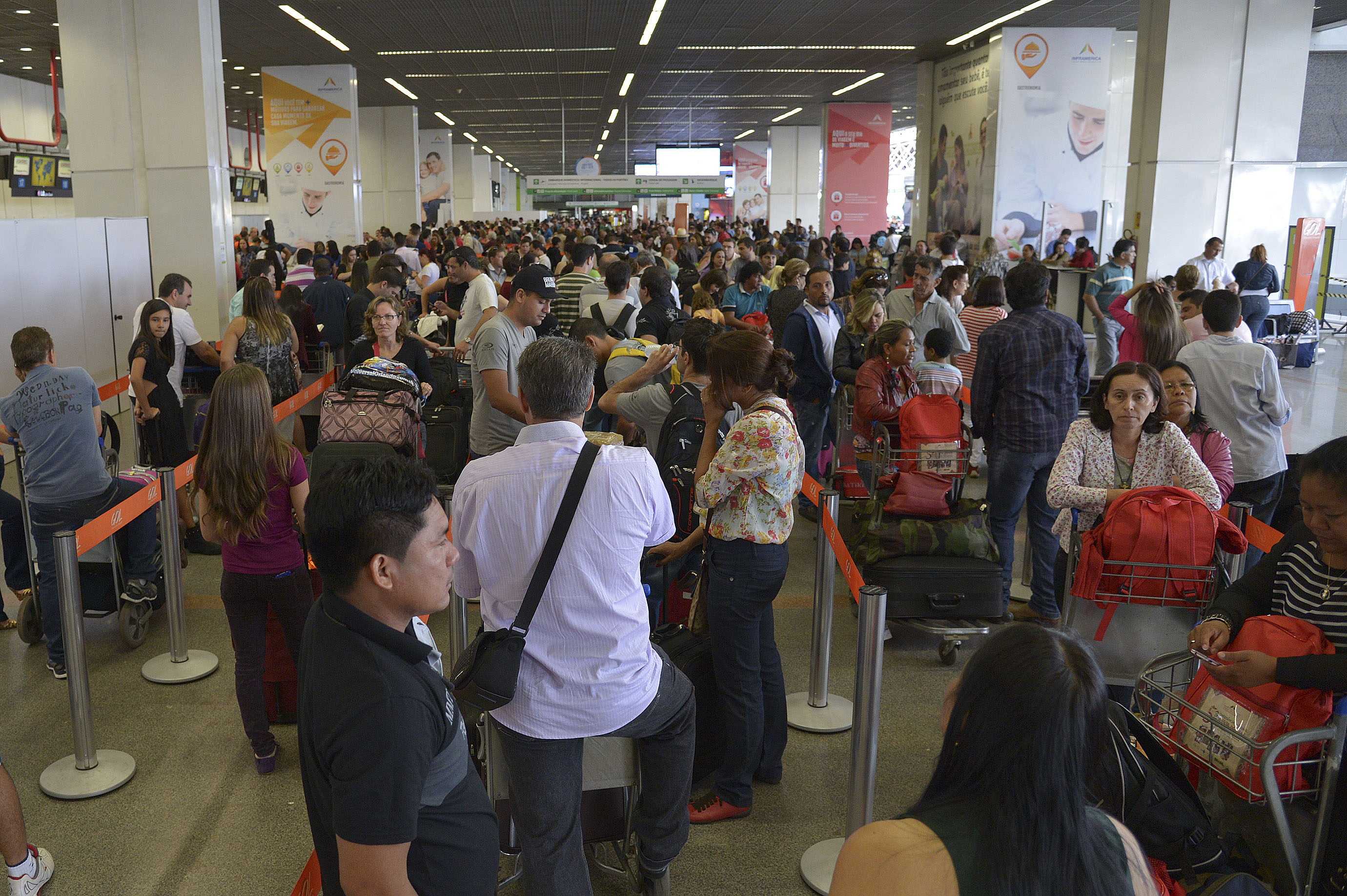 Houve muita fila e confusão nos principais aeroportos | Wilson Dias/ Agência Brasil