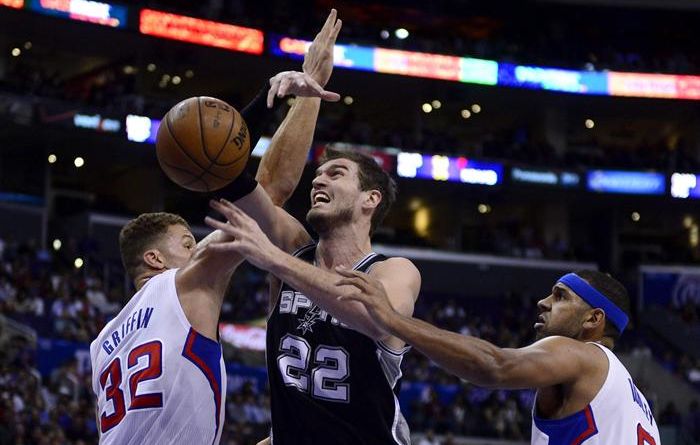 Tiago Splitter demonstrou falta de ritmo de jogo no retorno ao San Antonio Spurs | Paul Buck / EFE
