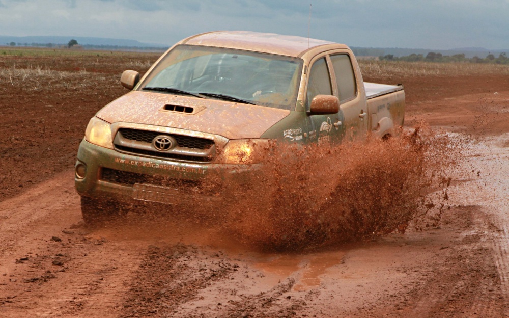 Sem obstáculos: equipes da Expedição Safra percorreram 30 mil quilômetros durante toda a fase plantio e enfrentou chuva, sol, poeira e lama. Christian Rizzi / Gazeta do Povo. |