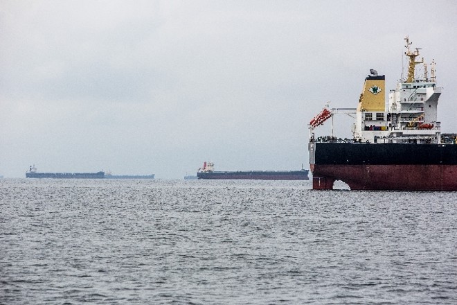 Navios em fila em Paranaguá: gasto extra de até US$ 40 mil por dia | Brunno Covello/ Gazeta Do Povo