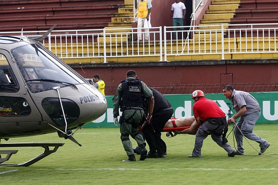 Torcedor William Batista, que foi socorrido pelo helicóptero da PM catarinense, segue internado | Albari Rosa / Gazeta do Povo