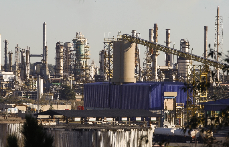 Refinaria da Petrobras, em Araucária. Responsável por 12% dos derivados de petróleo no país, está há 14 dias parada | Albari Rosa/ Gazeta do Povo