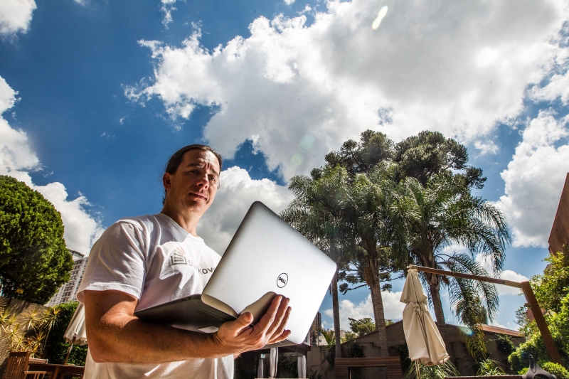 Das três aquisições que o programador Ramiro Batista da Luz fez em sites de compra coletiva nos últimos meses, apenas uma deu certo | Bruno Covello/Gazeta do Povo