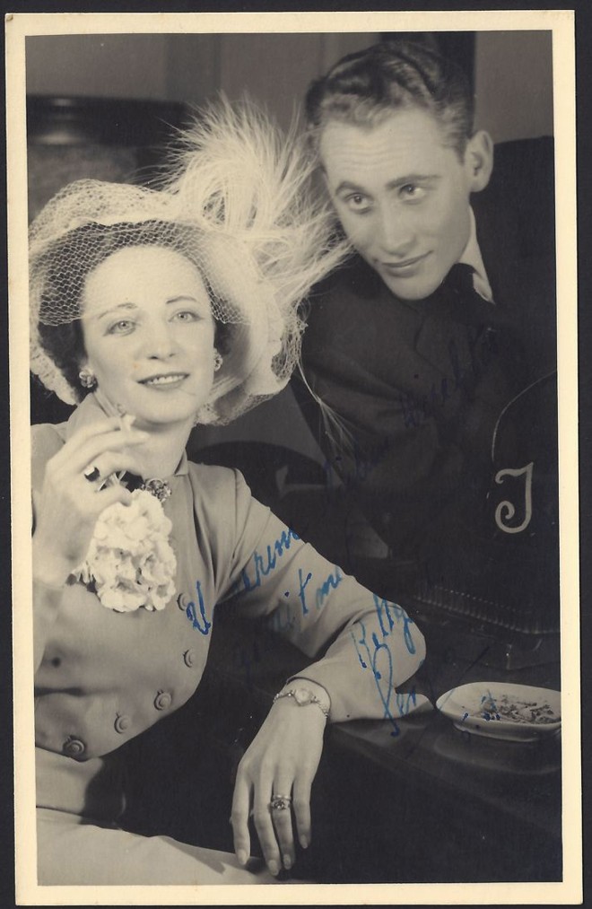 Ketty Mais junto com Sergio Piaskowy, parte do elenco de Bobby. Em 20 anos, mais de 43 mil pessoas assistiram ao grupo |