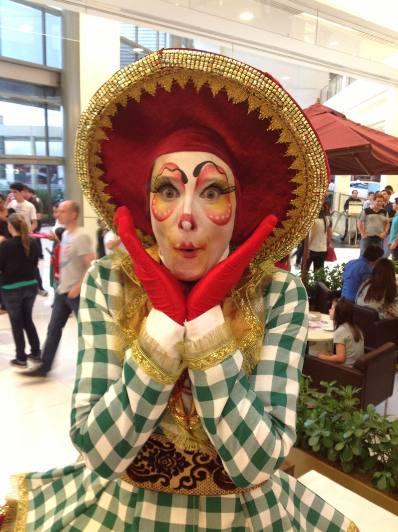 O espetáculo teatral Natal Iluminado estreia amanhã | Divulgação