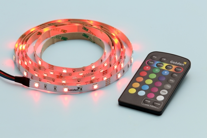 A fita de LED tem chip que emite luz, não gera calor e pode ser de várias cores | Divulgação