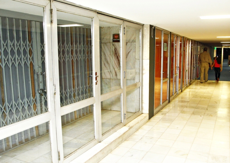 No Congresso Nacional, uma saída de emergência está trancada com grades e cadeado, no corredor que liga o Senado à Câmara | Jorge William / Agência O Globo