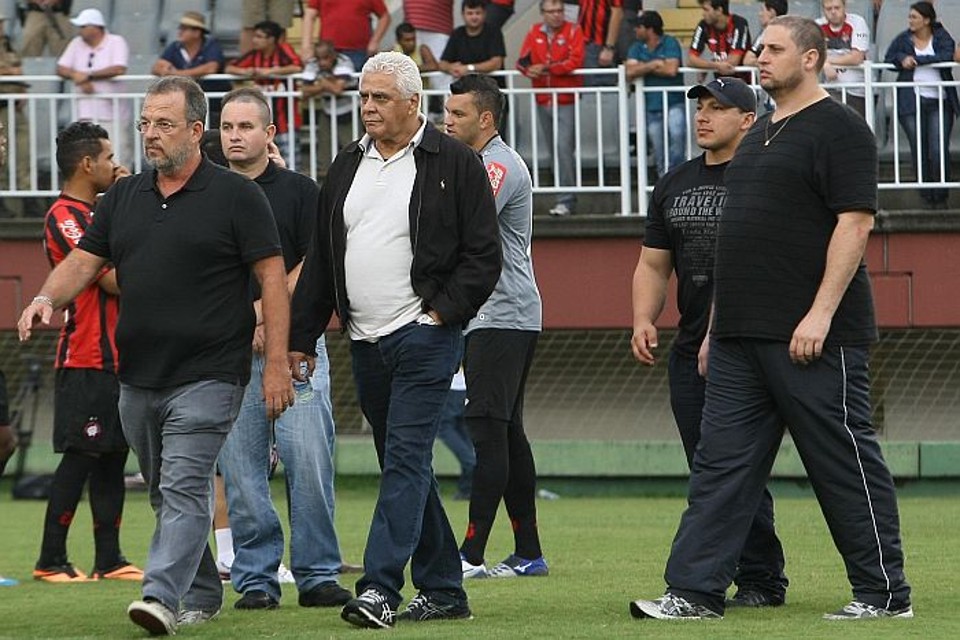 Presidente do Vasco Roberto Dinamite: clube carioca vai tentar derrubar o rebaixamento no STJD | Joka Madruga / Futura Press / Folhapress