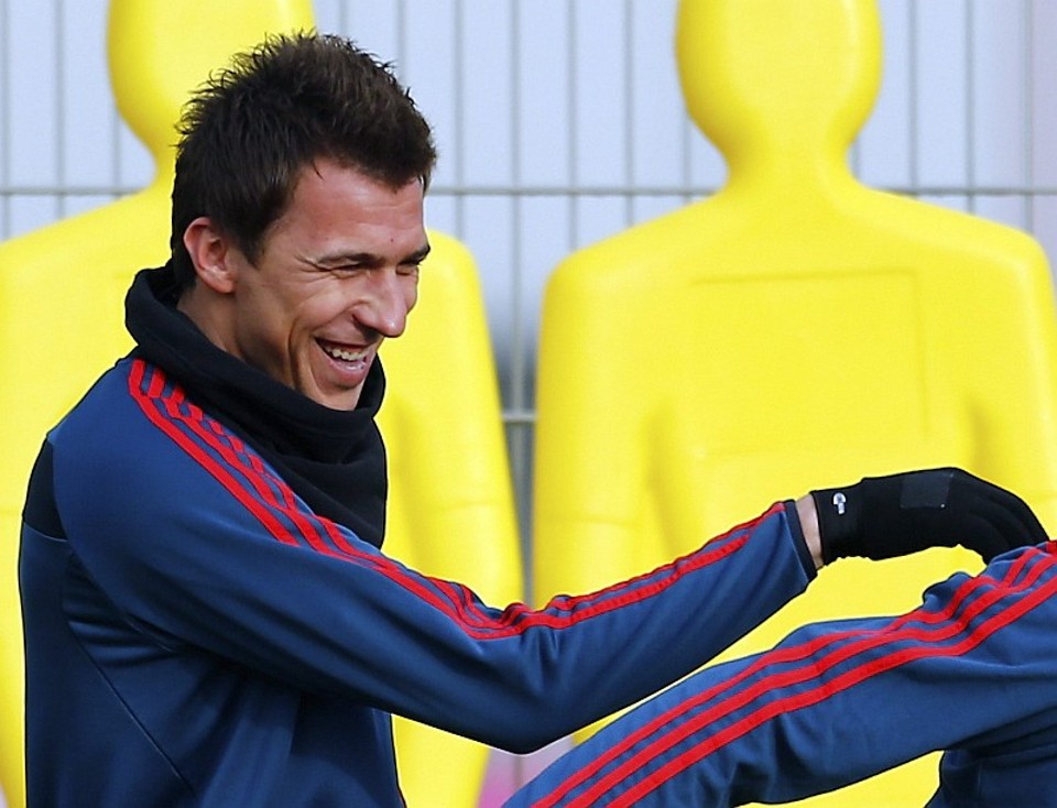 Mandzukic, que cumprirá automática na estreia contra o Brasil, poderá levar mais dois jogos de gancho pela expulsão contra a Islândia | Michael Dalder / Reuters
