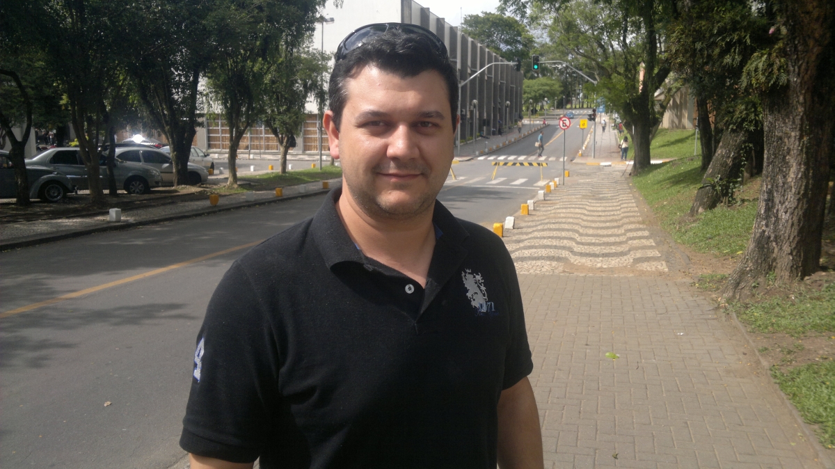 Eduardo Chué é formado em Biologia e quer cursar Direito. Ele se surpreendeu com o grau de exigência das provas de Filosofia e História | Adriana Czelusniak / Gazeta do Povo