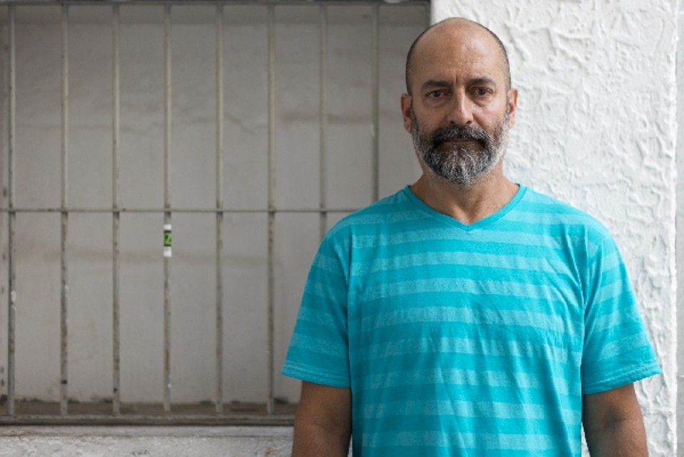 Ildeu Manso Vieira assistiu ao pai  membro do Partido Comunista Brasileiro -- ser preso e torturado em 1975. Aos 17 anos, se deu conta de que o regime militar havia passado dos limites. No leito de morte, em 2000, o pai dele delirou lembrando os momentos de tortura | Henry Milléo/Gazeta do Povo