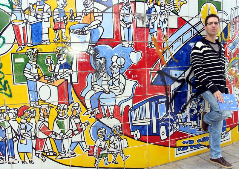 Ben-Hur Demeneck: livro traz histórias e lugares bem específicos da cidade paranaense. Cada conto é acompanhado de fotografias de Alceu Bortolanza | Luciano Mendes/Gazeta do Povo