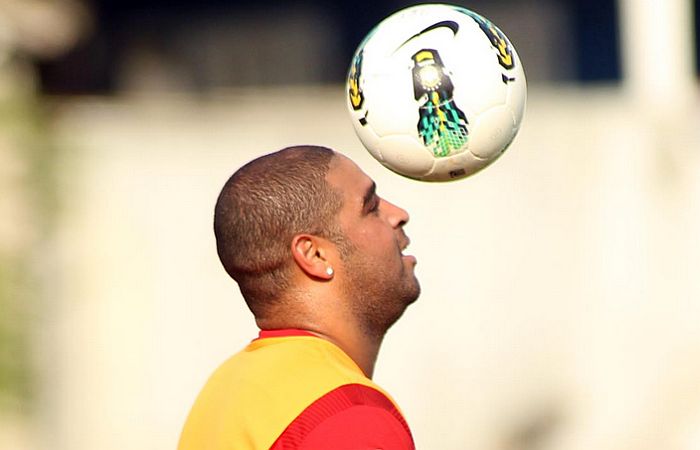 Reinaldo acredita que no Atlético Adriano terá toda a estrutura para voltar a apresentar um bom futebol | Maurício Val / VIPCOMM