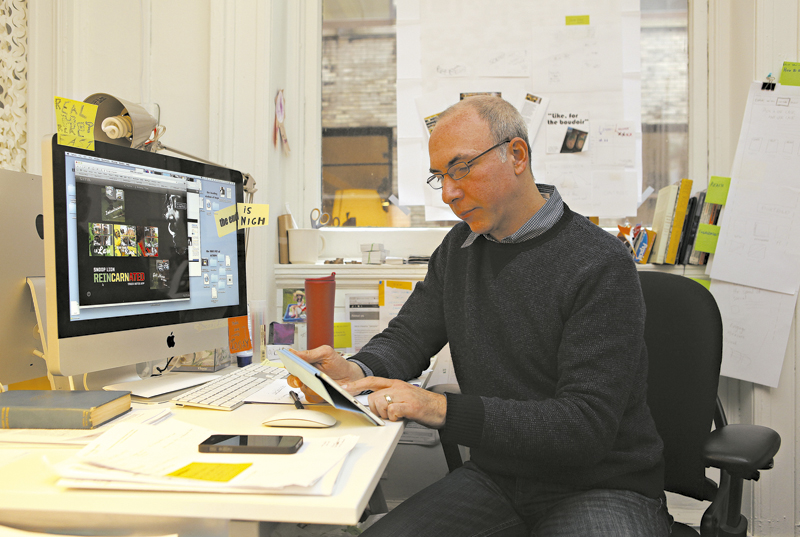 Investimos em coisas que distraíram nossa atenção e as chamamos de aprimoramentos, disse Peter Meyers, que escreve sobre transformações digitais | Hiroko Masuike/The New York Times