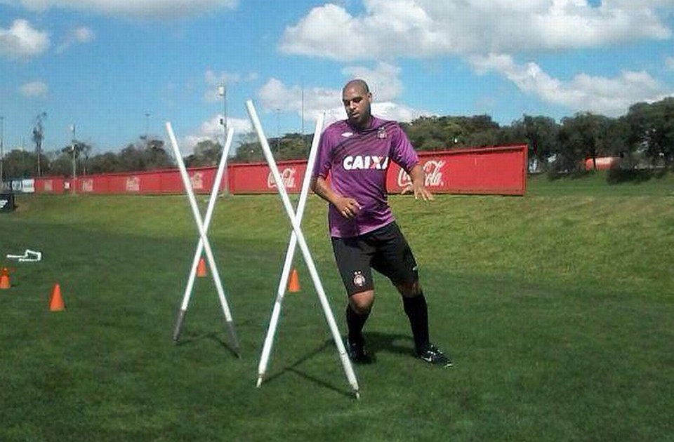 Treinos de Adriano estão cada vez mais intensos no CT do Caju | Reprodução / Facebook / Adriano