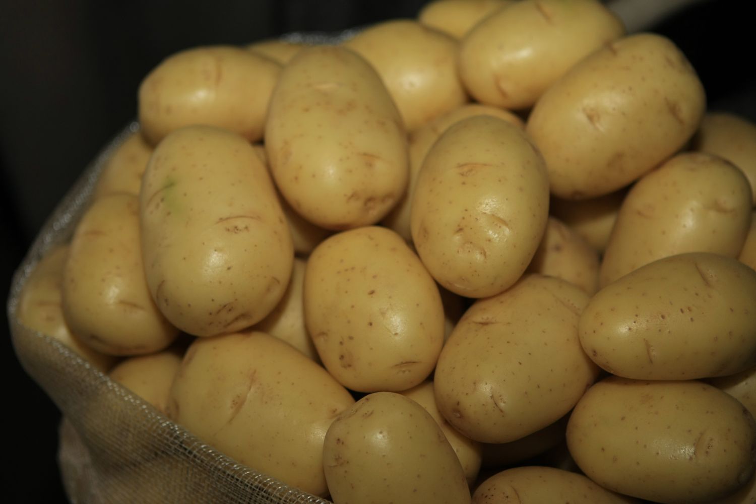 Com redução de 12%, a batata ajudou a puxar o preço da cesta para baixo | Aniele Nascimento/Agência Gazeta do Povo