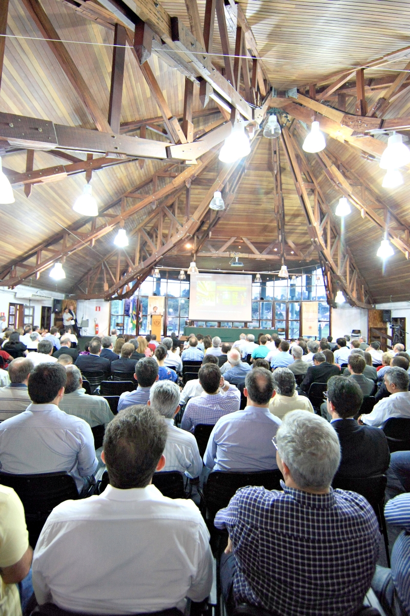 Público que acompanhou a sessão foi diversificado | Ivonaldo Alexandre/ Gazeta do Povo