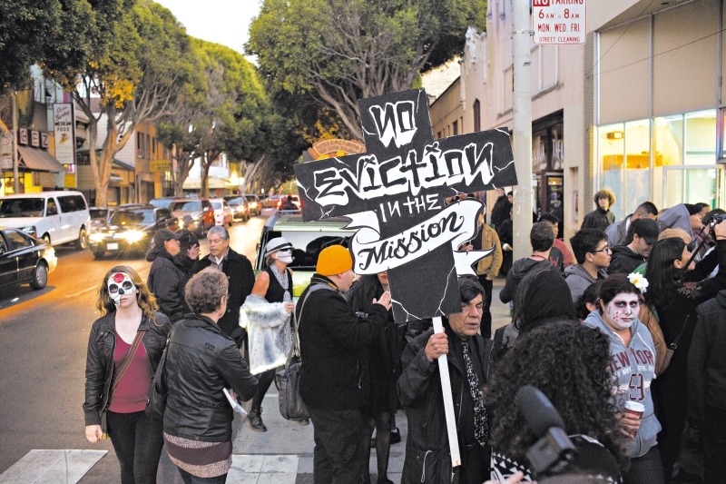 Moradores de longa data do bairro de Mission District afirmam que empresas chiques estão expulsando lojas e bares | Jason Henry para The New York Times