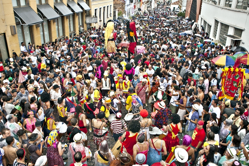Pré-carnaval ganhou chancela oficial e deixa o Largo da Ordem: domesticação. | Marcelo Andrade/Gazeta do Povo