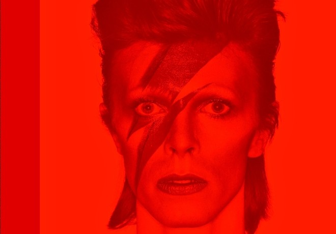 Livro David Bowie: Vários autores. Cosac Naify e MIS-SP, 320 págs., R$ 119,90. Artes/Música. |