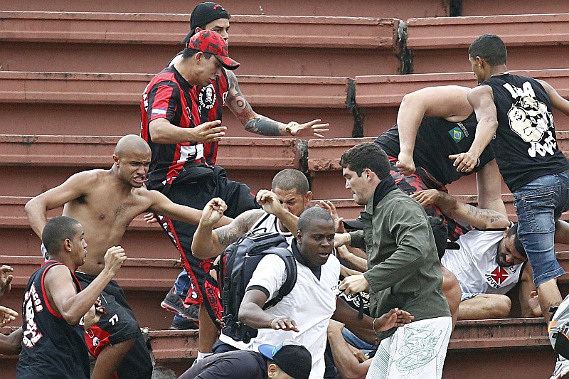 Atlético e Vasco tentarão reduzir suas penas no STJD pela pancadaria na Arena Joinville | Albari Rosa / Agência de Notícias Gazeta do Povo