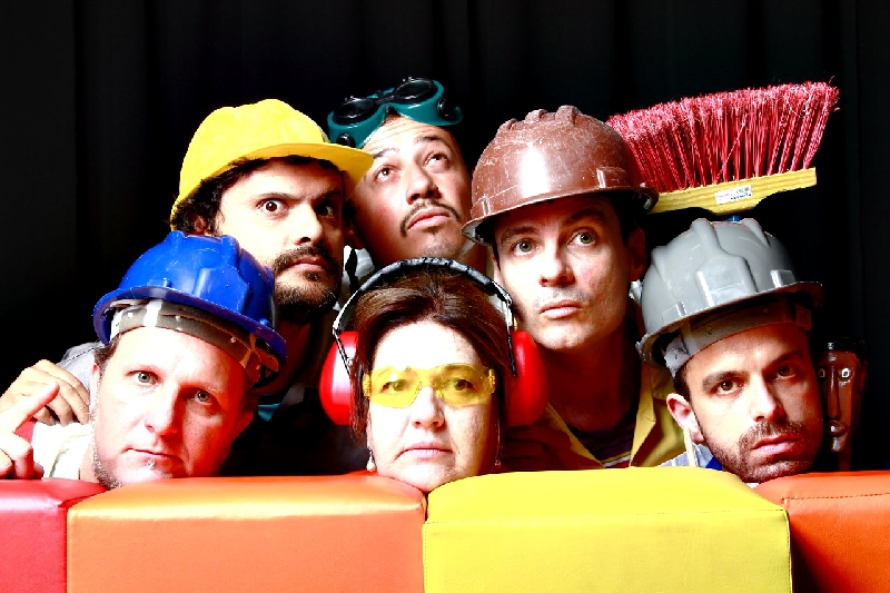 A Badulaque: banda que faz som com sucata marca seu retorno em integração artística com André Abujamra | André Nisgoski/Divulgação