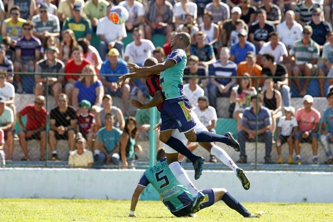 Em jogo de poucas oportunidades, Atlético e Prudentópolis empataram sem gols | Antônio More / Gazeta do Povo