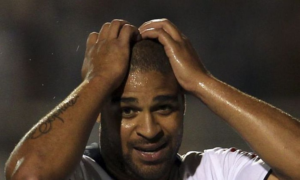 Adriano Imperador cometeu o primeiro deslize desde que chegou ao Atlético | Reuters