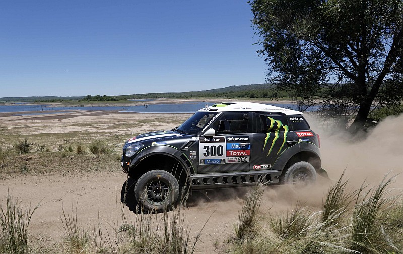 Peterhansel, dono de 11 títulos do Dakar, assume liderança da prova | Jean-Paul Pelissier / Reuters
