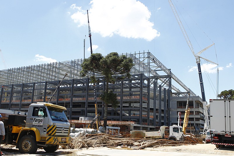 Atlético afirma que precisará de aumento de orçamento caso cumpra a recomendação da Fifa de aumentar o pessoal nas obras da Arena | Antonio More / Agência de Notícias Gazeta do Povo
