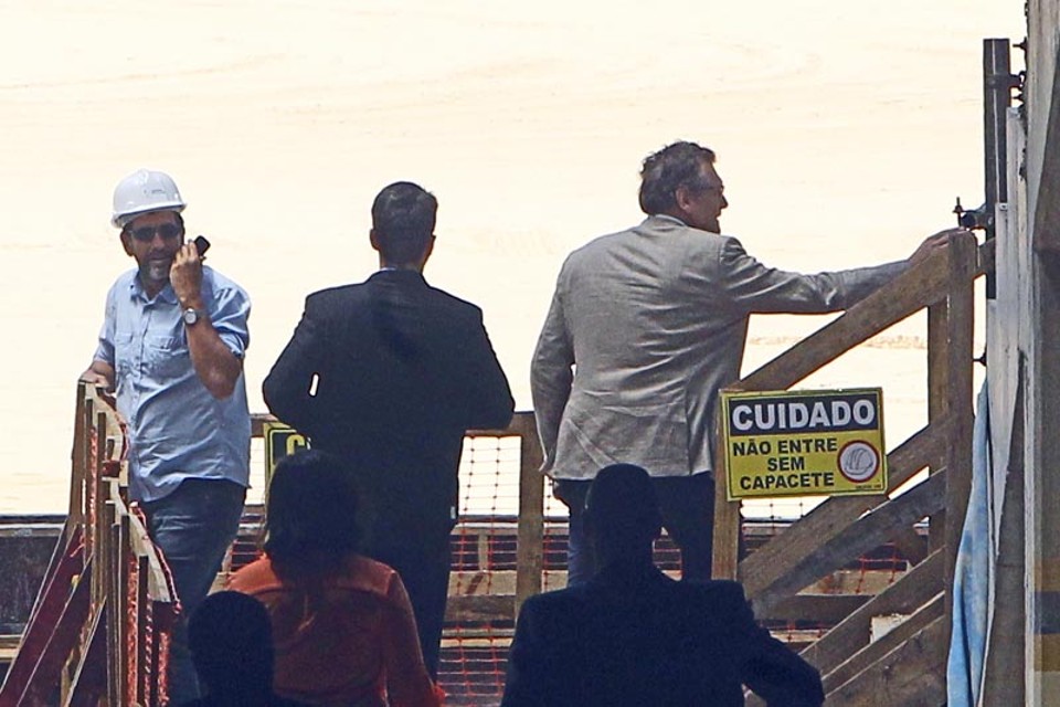 Jérôme Valcke vistoriou a Arena da Baixada antes de determinar o prazo para cumprimento das obras | Albari Rosa/ Gazeta do Povo