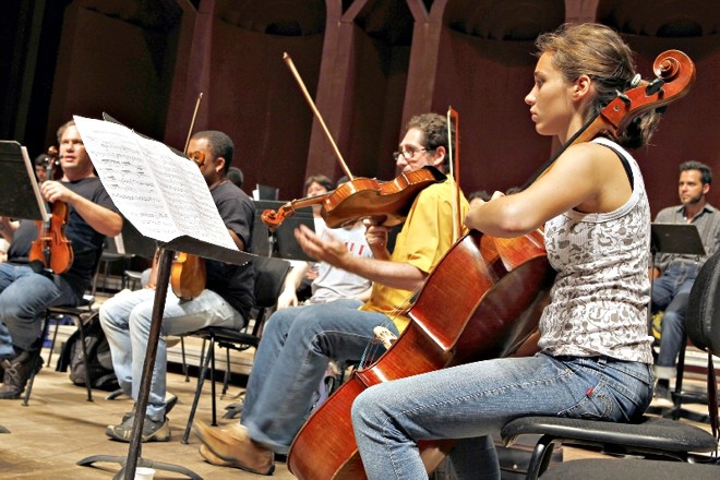 Orquestra Clássica da Oficina ensaia para apresentação de sábado no Guairão | 