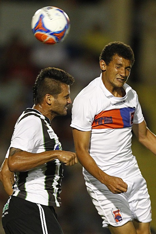 Léo jogou os 90 minutos pelo Paraná |