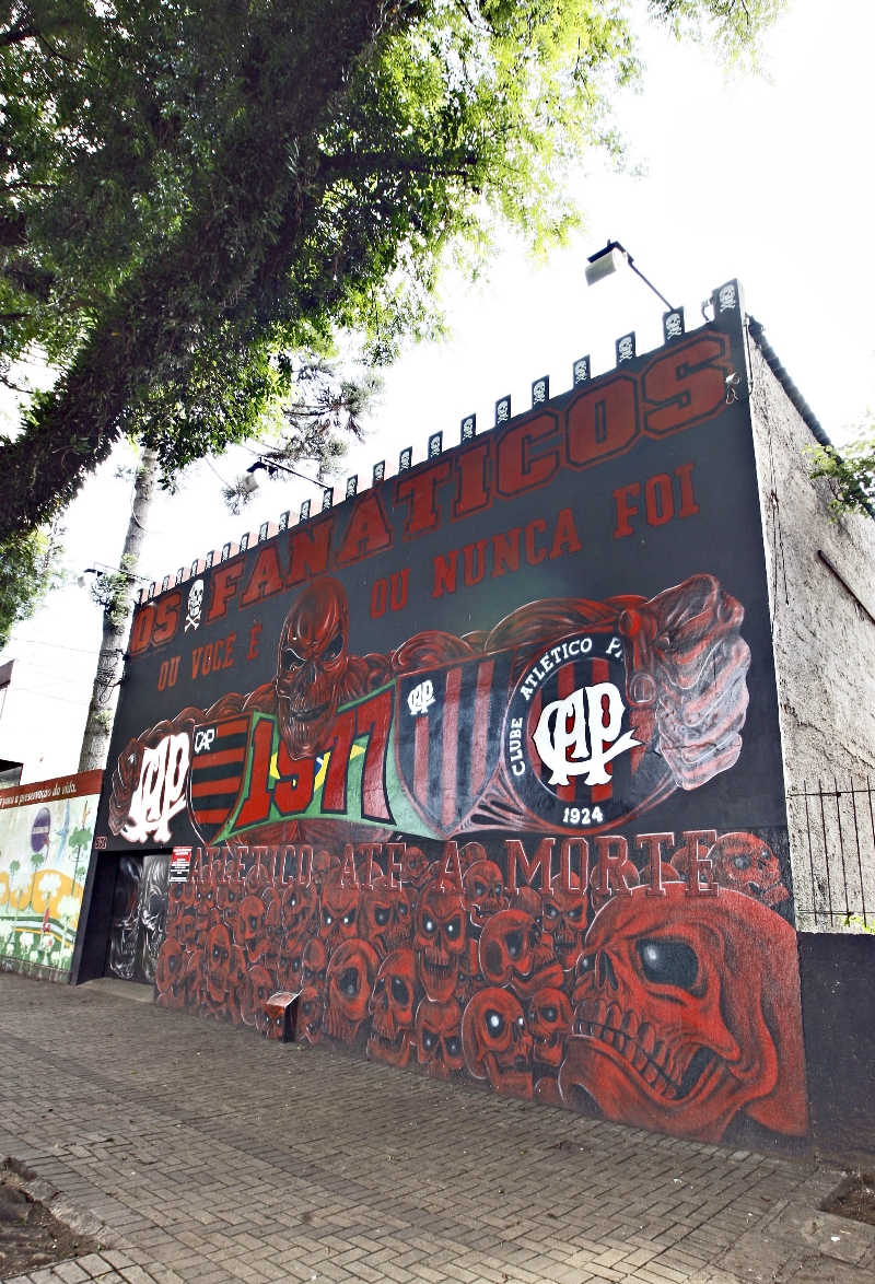 Sede da torcida Os Fanáticos: defesa fala em perseguição | Hugo Harada/ Gazeta do Povo