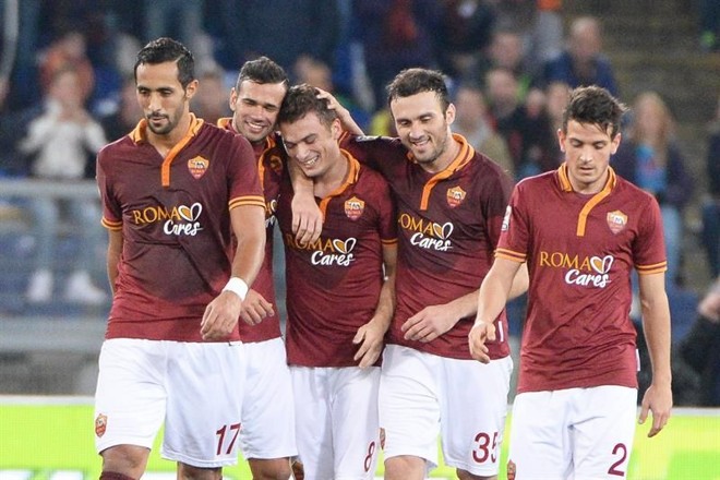 Jogadores da Roma comemoram triunfo diante do Livorno | EFE
